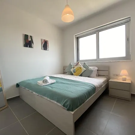 Silver Line 1-bedroom In *